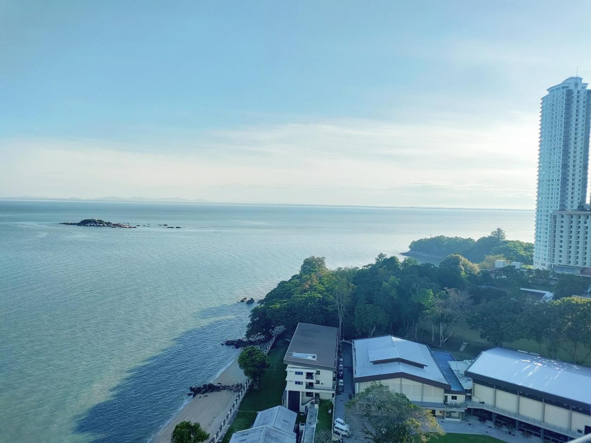 Rainbow Paradise At Tanjung Bungah ทานจุงบุงาห์ ภายนอก รูปภาพ
