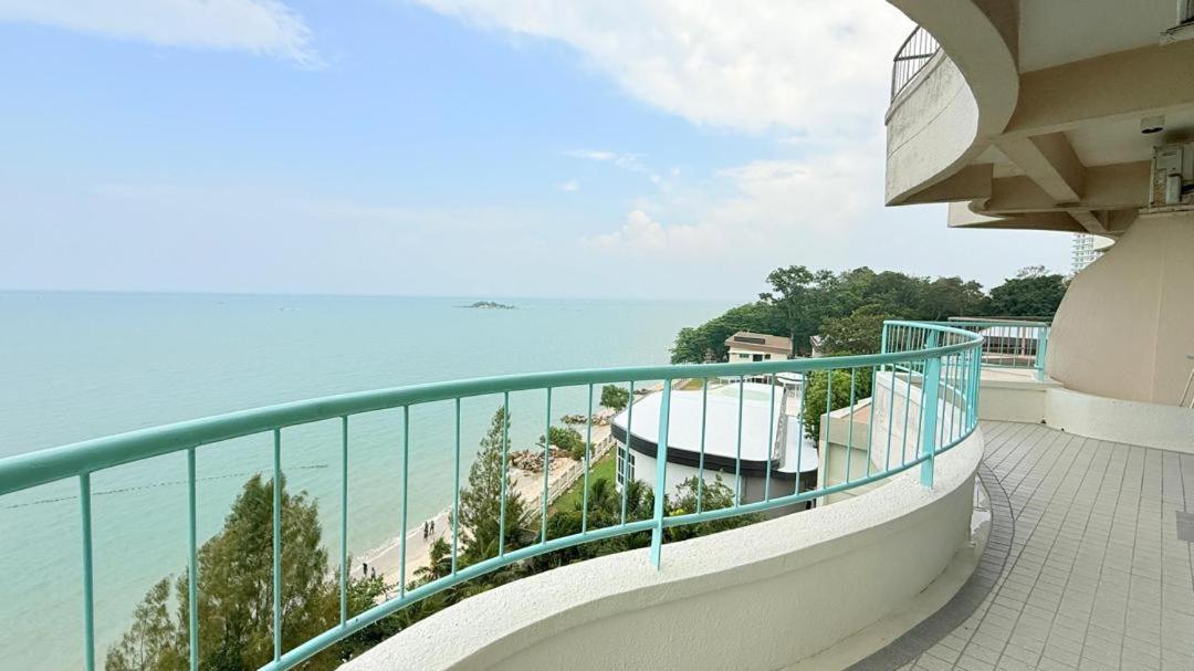 Rainbow Paradise At Tanjung Bungah ทานจุงบุงาห์ ภายนอก รูปภาพ